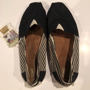 NWT men’s striped toms